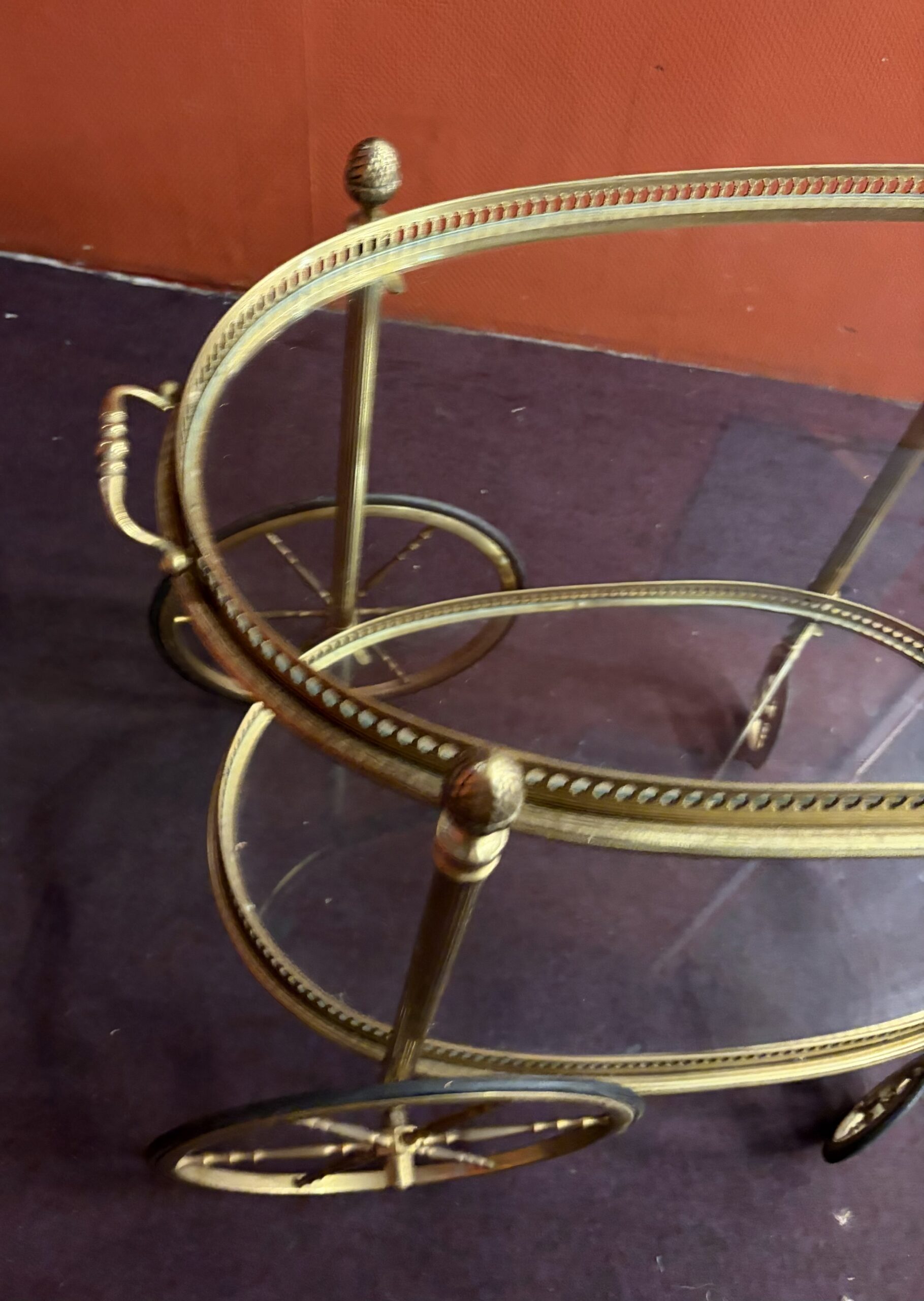 1970′ Bar Roulant en Bronze et Laiton Doré Maison Baguès Plateaux Ovales – Image 12